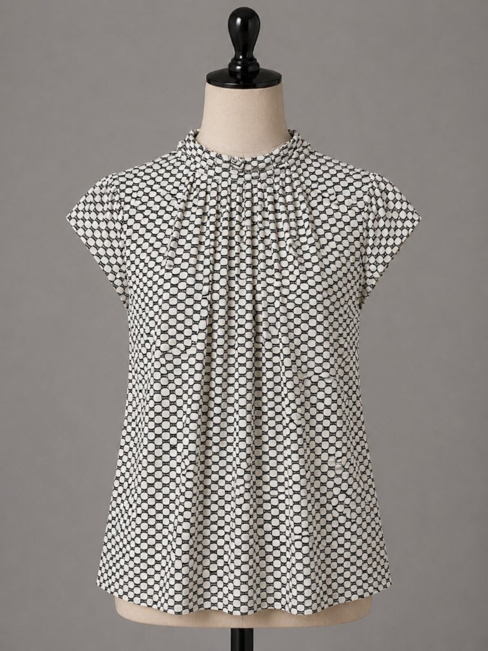 Elle Black White Pleated Mock Neck Ruffle Sleeve Top L